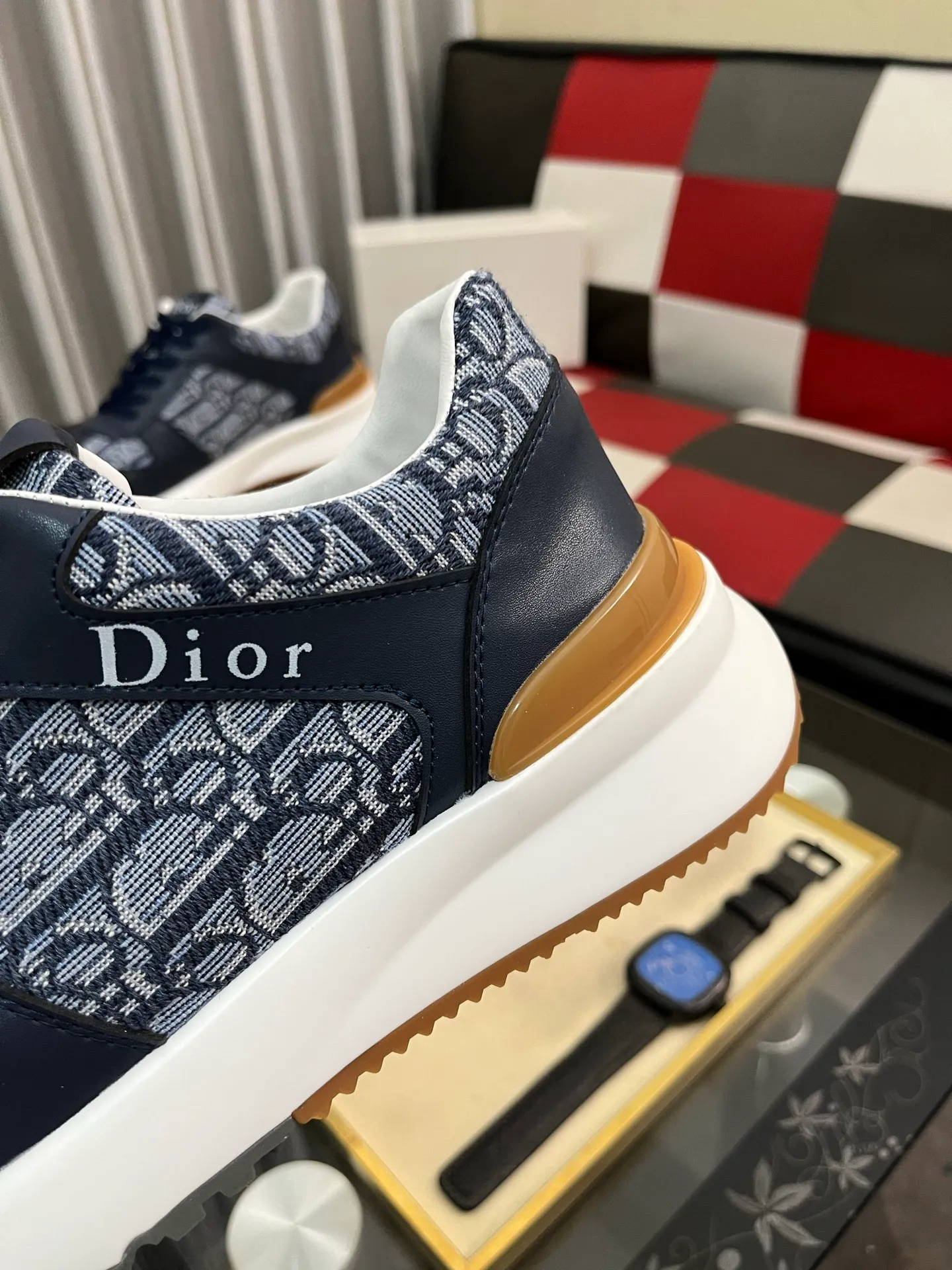 Men's Men's Shoes 💰458⌚️⌚️Dior [Dior] men's casual and trendy shoes are on the market! Strong British fashion style, the upper is made of nubuck leather with printed fabrics, comfortable pigskin lining, and original molded outsole. Designed by European and American masters, the perfect shape creates high quality, super versatile and very comfortable. High-end without losing taste, fashionable and novel! Code number: 38～443️⃣Colors available